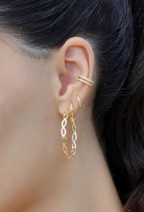 MIX COM ARGOLA TRANÇADA E COLAR DE PÉROLAS E ELOS l AMARE