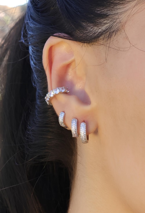 MIX COM TRIO DE ARGOLINHAS COM ZIRCÔNIA CRISTAL l AMARE
