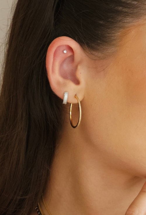 MIX COM ARGOLA MINIMALISTA CRAVEJADA | CELEBRAR 2024