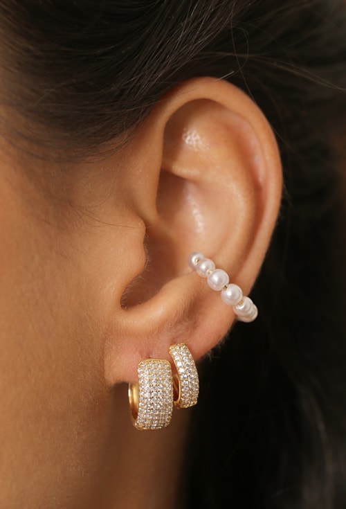 MIX DE ARGOLAS CRAVEJADAS E PIERCING DE PÉROLA l REALIZE