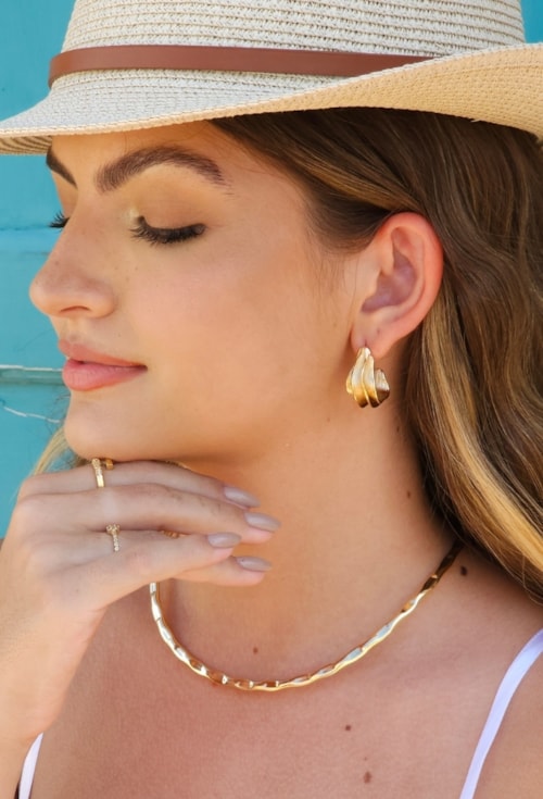 MIX DE CONJUNTO COLAR E BRINCO ORGÂNICO NO OURO l CALIFÓRNIA