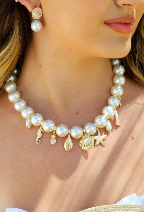MIX CHOKER DE PÉROLAS COM PINGENTES DO MAR l CALIFÓRNIA