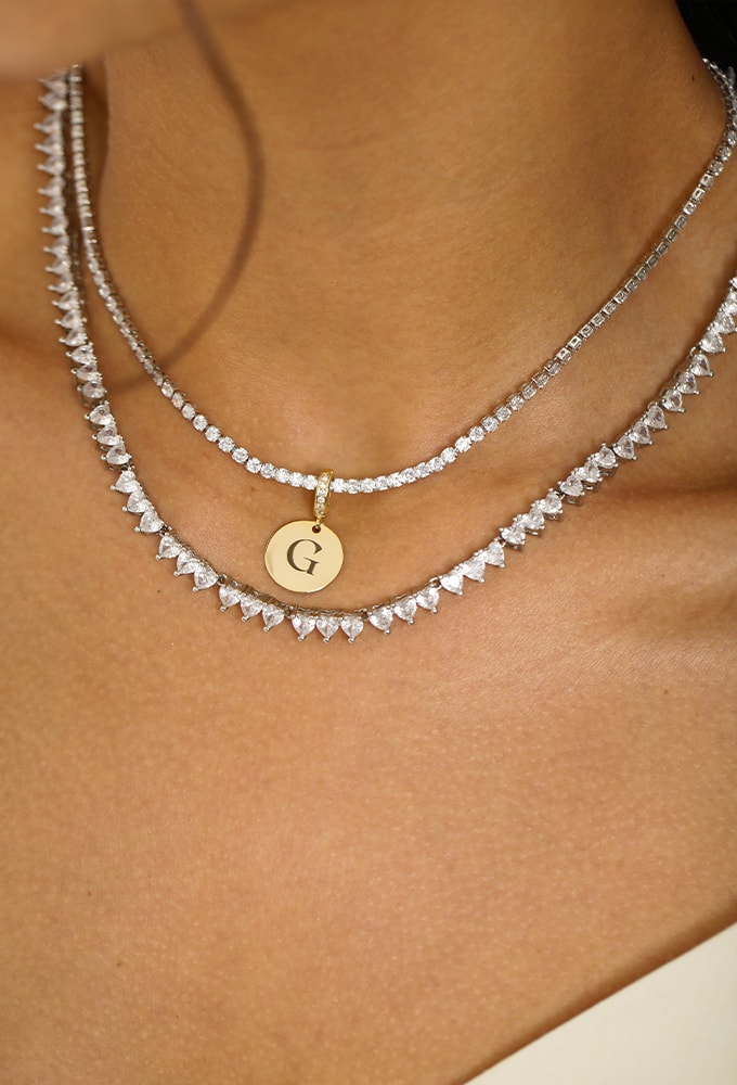 CHOKER RIVIERA NO RÓDIO COM PINGENTE PERSONALIZADO NO OURO l REALIZE