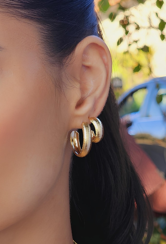 MIX COM COLAR TRIPLO DE BOLINHAS NO OURO l GOLD WEST