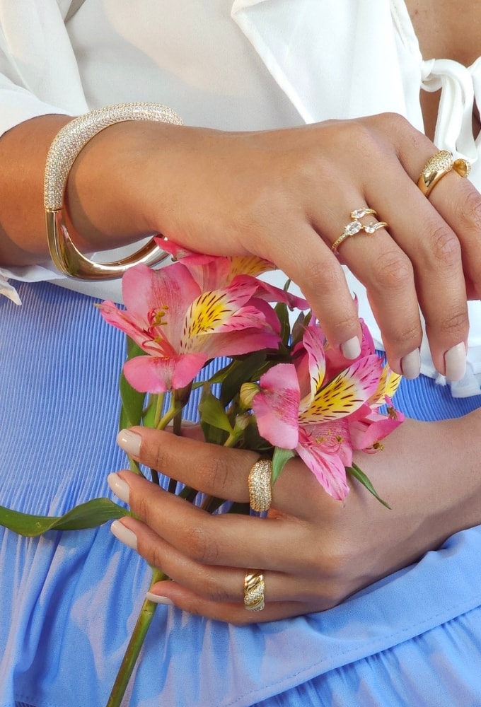 MIX DE ANÉIS E PULSEIRA CRAVEJADOS | WELCOME SPRING 2025