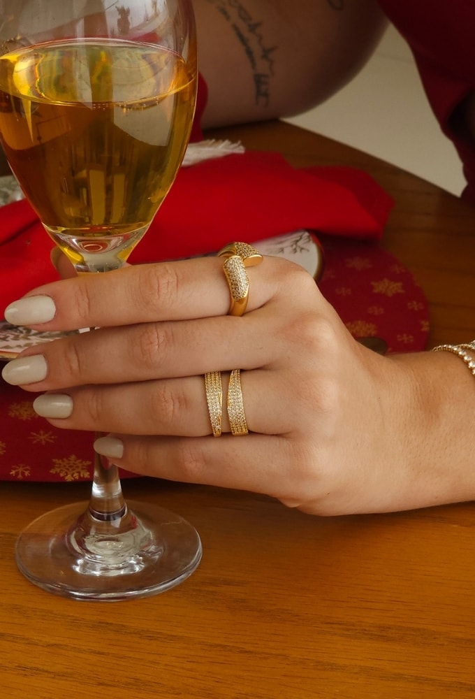 MIX DE ANÉIS ELEGANTES NO OURO | CELEBRAR 2024