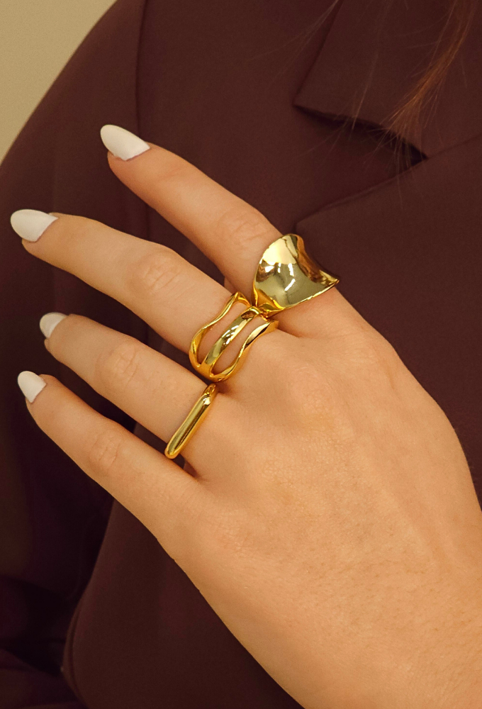 MIX DE ANÉIS MODERNOS E BRACELETE CRAVEJADO | AURA