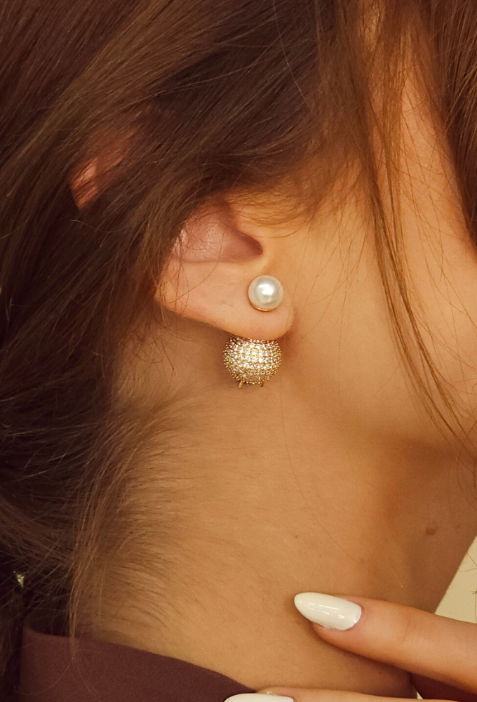 MIX DE BRINCO E ANÉIS E BRACELETE CRAVEJADOS | AURA