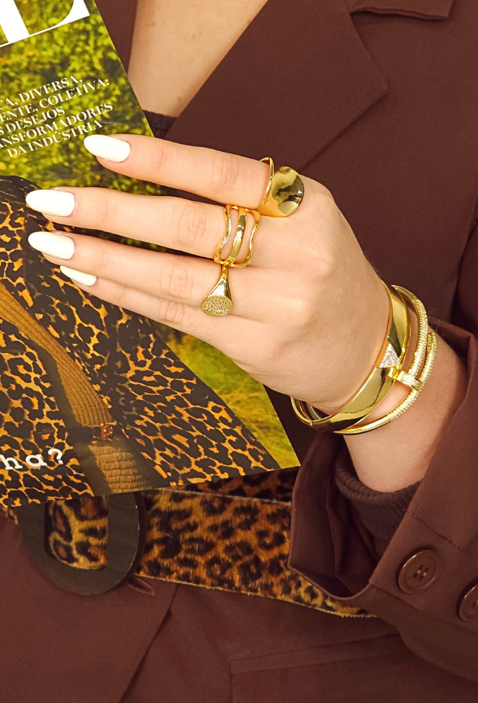 MIX DE  BRINCO LISO E ANÉIS MODERNOS E BRACELETE CRAVEJADO| AURA