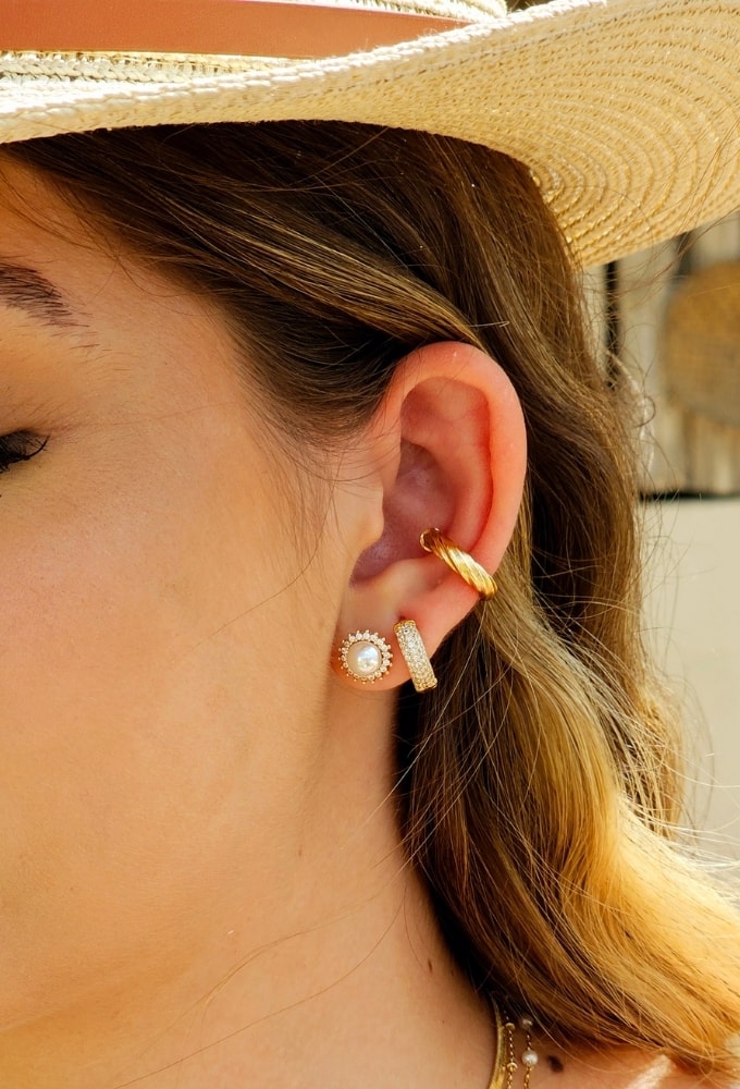 MIX DE BRINCOS CRAVEJADOS COM PIERCING NO OURO l CALIFÓRNIA