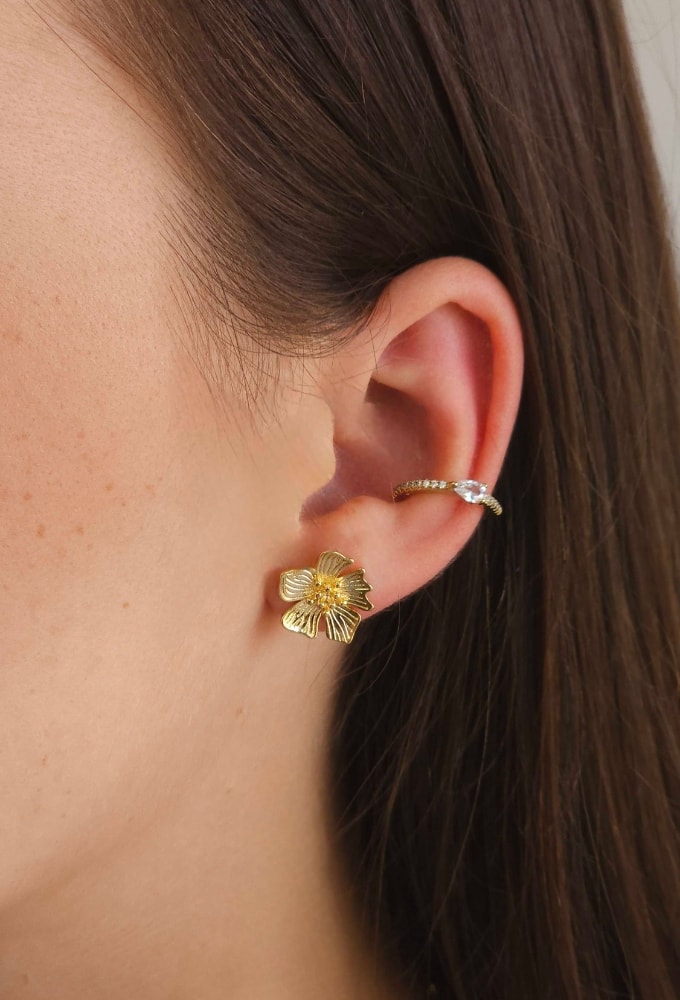 MIX DE BRINCOS DE FLOR E PIERCING CRAVEJADO l CALIFÓRNIA