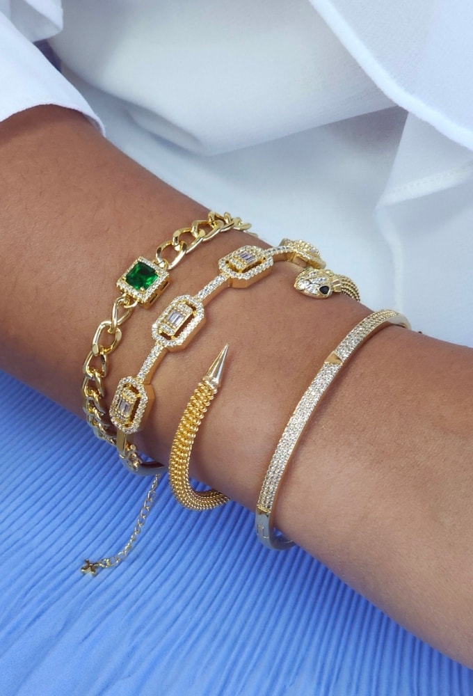 MIX DE PULSEIRA ESMERALDA E BRACELETES CRAVEJADOS | WELCOME SPRING 2025