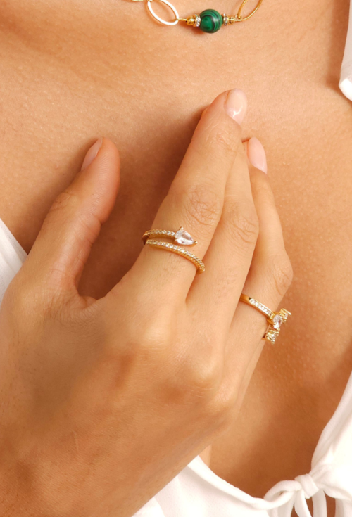 ANEL AJUSTÁVEL CRAVEJADO COM ZIRCONIAS NO OURO AN494-O ANEL AJUSTÁVEL CRAVEJADO COM ZIRCONIAS NO OURO AN494-O