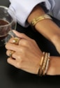 ANEL CÔNCAVO LISO AÇO INOX DOURADO AN602-AD