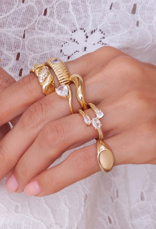 ANEL DOURADO COM PEDRA QUADRADA CRISTAL AN549-O