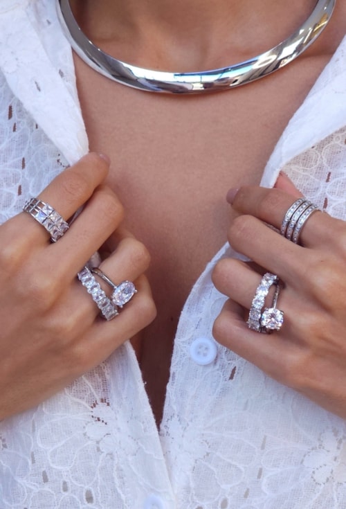 ANEL SOLITÁRIO COM ZIRCÔNIA REDONDA CLÁSSICA AN571-R ANEL SOLITÁRIO COM ZIRCÔNIA REDONDA CLÁSSICA AN571-R