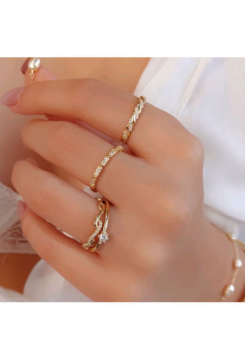 ANEL TORCIDO COM ZIRCÔNIAS CRISTAL AN074-O