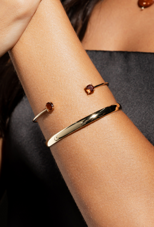 BRACELETE ARO REDONDO COM PEDRA TOPÁZIO MARROM BANHADO A OURO PM618-O
