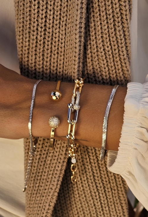 BRACELETE COM BOLA LISA E BOLA CRAVEJADA NO OURO PM314-O