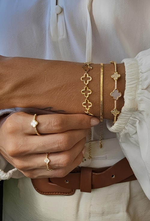 BRACELETE DE TREVO CRAVEJADO NO OURO PM329-O