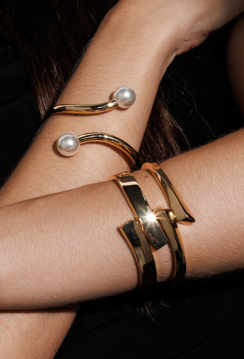 BRACELETE GEOMÉTRICO LISO BANHADO A OURO PM622-O
