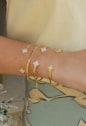 BRACELETE MINIMALISTA COM TREVO PEROLADO PM364-O