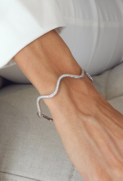 BRACELETE ONDULADO CRAVEJADO EM BANHO DE RÓDIO PM572-R