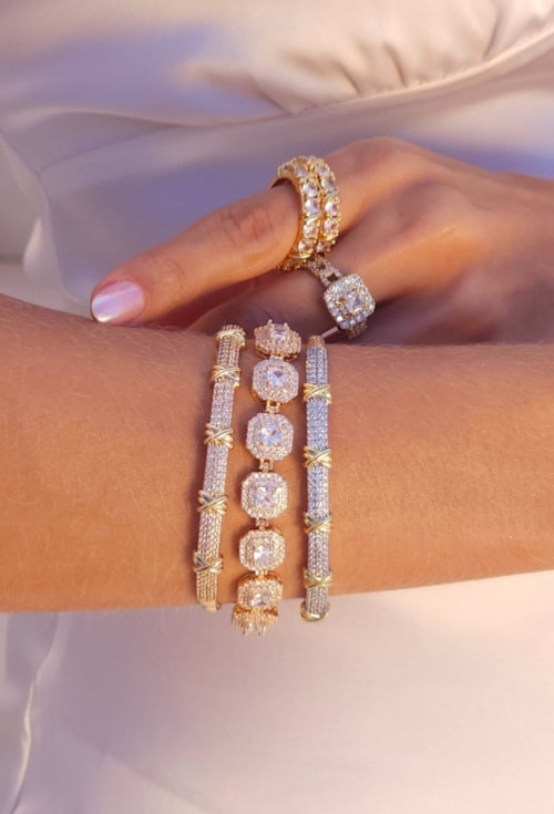 BRACELETE X CRAVEJADO SEMIABERTO BANHO OURO PM562-O