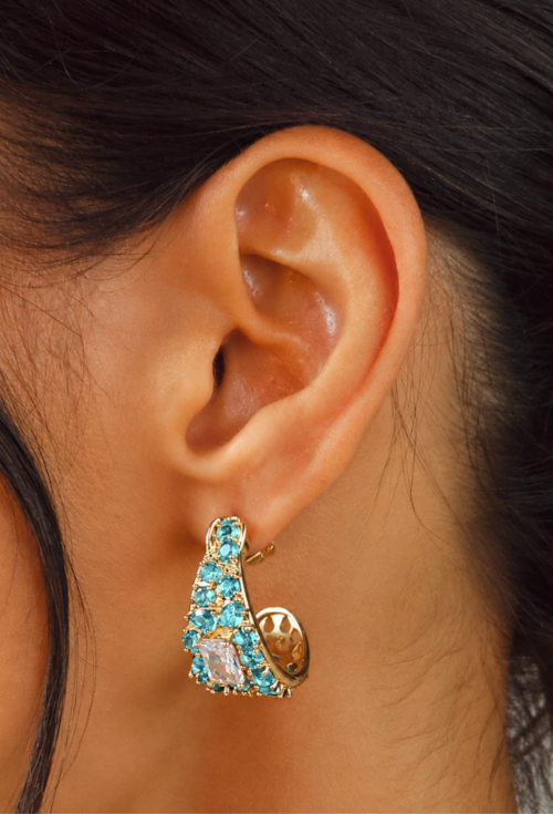 BRINCO ARGOLA OVAL CRAVEJADA CRISTAL E AZUL PARAÍBA BANHADO A OURO 18K BM2367-O