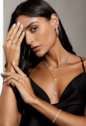 BRINCO ARGOLA OVAL DUPLA CRAVEJADA COM PEDRAS OVAIS BANHADO A OURO 18K BM2286-O