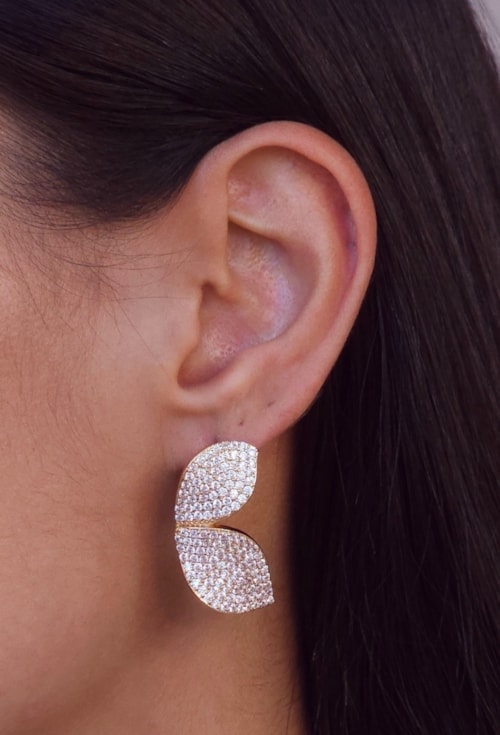 BRINCO ASA BORBOLETA CRAVEJADO COM PEDRA CRISTAL DOURADO BM2114-O