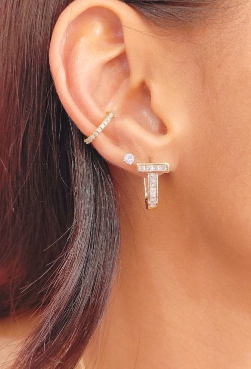 BRINCO COM PONTO DE LUZ CRISTAL BM1478-O BRINCO COM PONTO DE LUZ CRISTAL BM1478-O