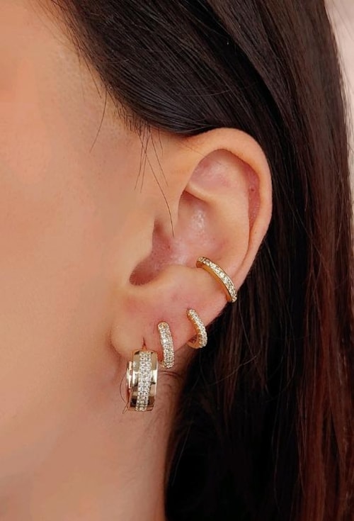 BRINCO DE ARGOLA COM ZIRCÔNIAS NO OURO BM1276-O