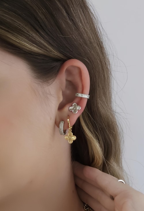 BRINCO DE ARGOLINHA CRAVEJADA NO RÓDIO BM1754-R BRINCO DE ARGOLINHA CRAVEJADA NO RÓDIO BM1754-R