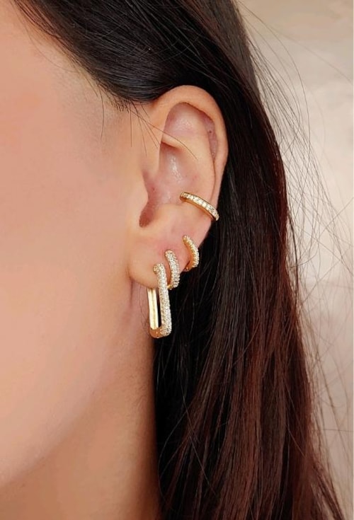 BRINCO DE ARGOLINHA CRISTAL NO OURO BM578-O BRINCO DE ARGOLINHA CRISTAL NO OURO BM578-O