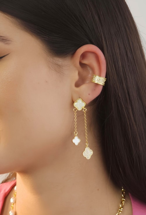 BRINCO DE FIO DUPLO COM TREVO PEROLADO BM1831-O BRINCO DE FIO DUPLO COM TREVO PEROLADO BM1831-O