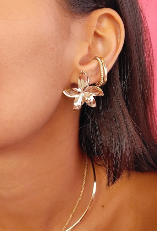 BRINCO DE FLOR NO OURO BM1488-O BRINCO DE FLOR NO OURO BM1488-O