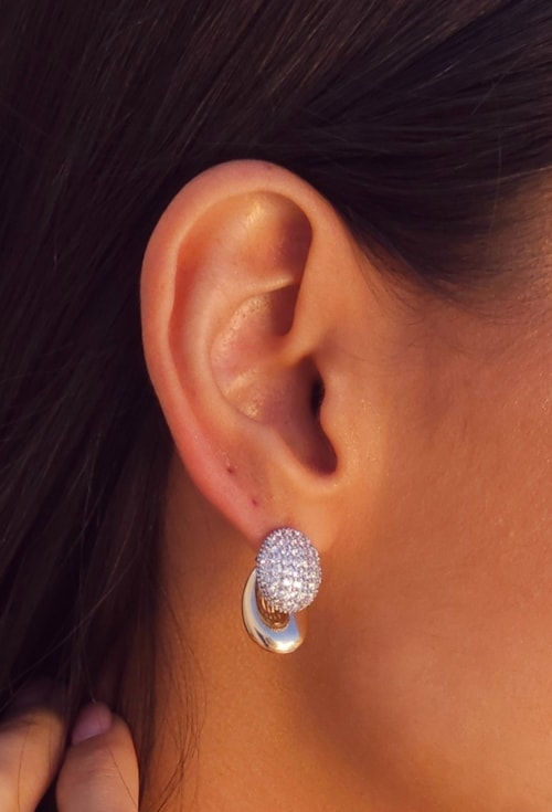 BRINCO DUPLO CRAVEJADO BANHO OURO COM DETALHES EM RÓDIO BM2154-O/R