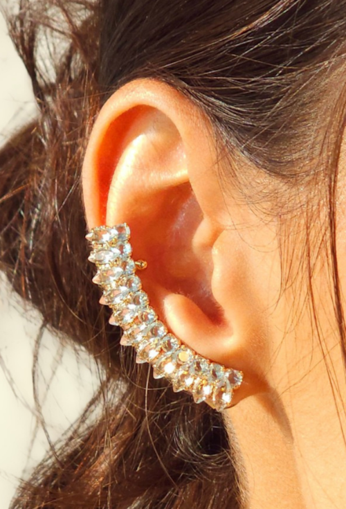 BRINCO EAR CUFF CURVO CRAVEJADO AZUL PARAÍBA BANHADO A OURO 18K BM2365-O
