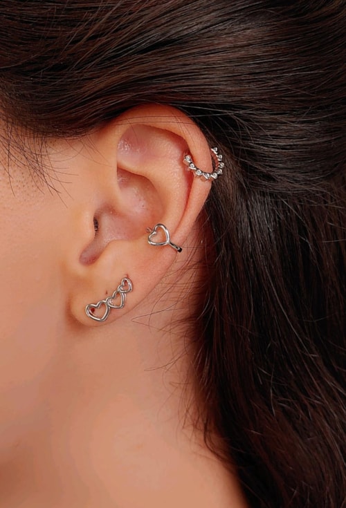 BRINCO EAR CUFF DE CORAÇÕES VAZADOS BM1053-R