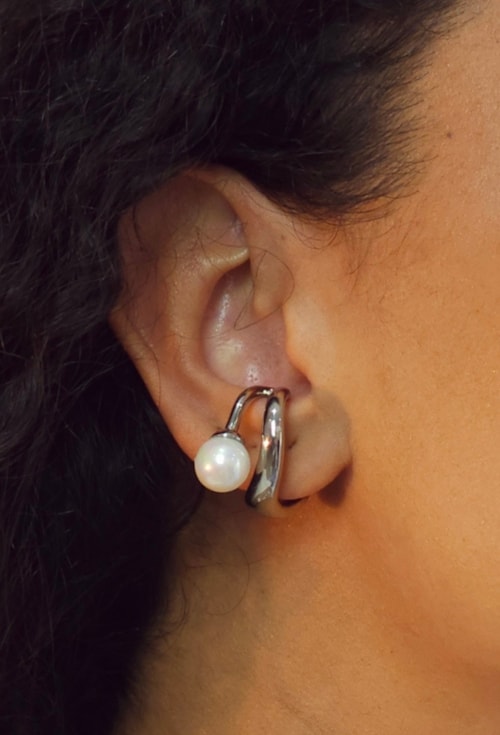 BRINCO EAR HOOK COM PÉROLA NO RÓDIO BM2055-R