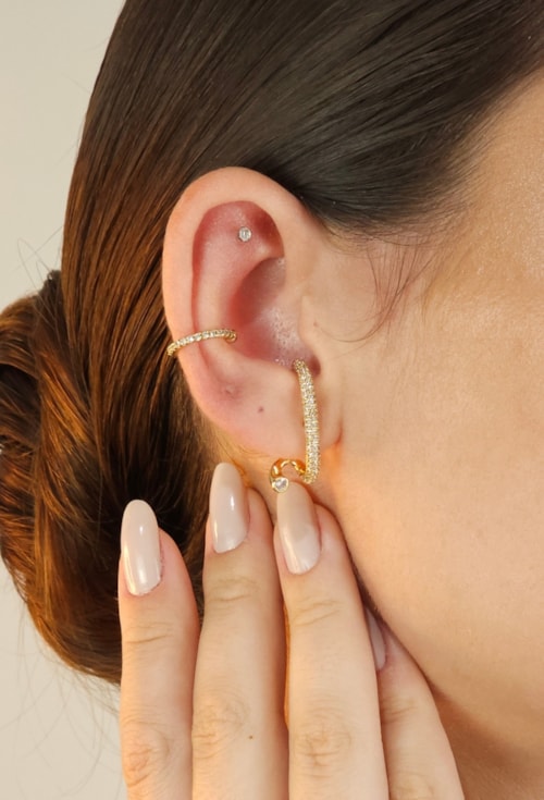 BRINCO EAR HOOK CRAVEJADO NO OURO BM1838-O BRINCO EAR HOOK CRAVEJADO NO OURO BM1838-O