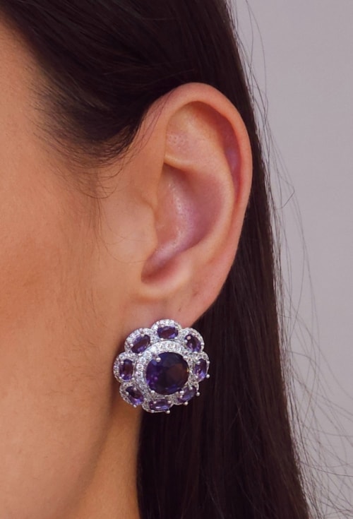 BRINCO FLORAL CRAVEJADO COM ZIRCÔNIA AMETISTA BM2088-R BRINCO FLORAL CRAVEJADO COM ZIRCÔNIA AMETISTA BM2088-R