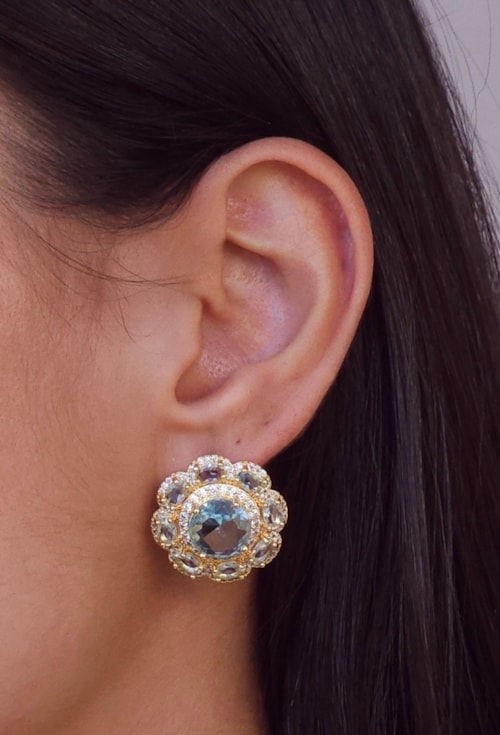 BRINCO FLORAL CRAVEJADO COM ZIRCÔNIA AZUL PARAÍBA BM2088-O