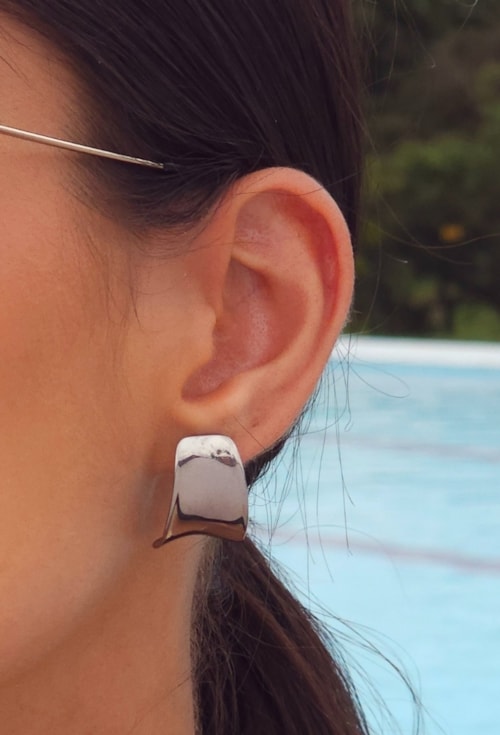 BRINCO MEIA ARGOLA CÔNCAVA LISA AÇO BM2119-A