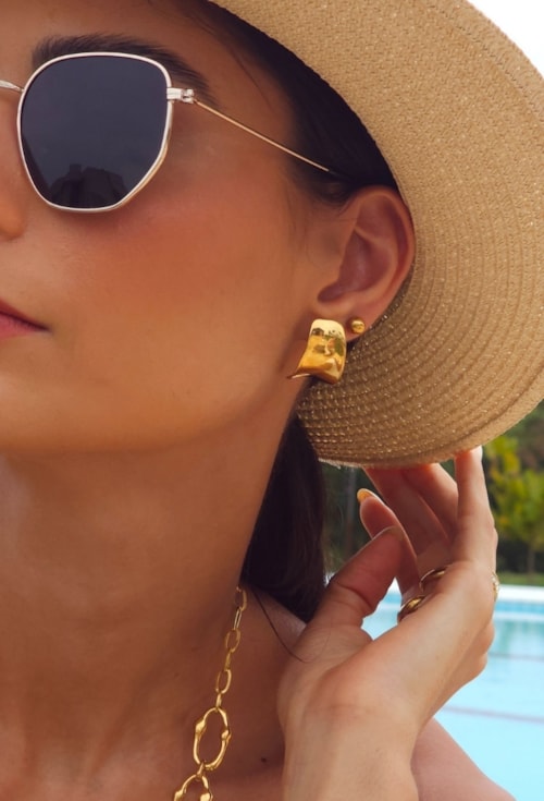 BRINCO MEIA ARGOLA CÔNCAVA LISA AÇO DOURADO BM2119-AD