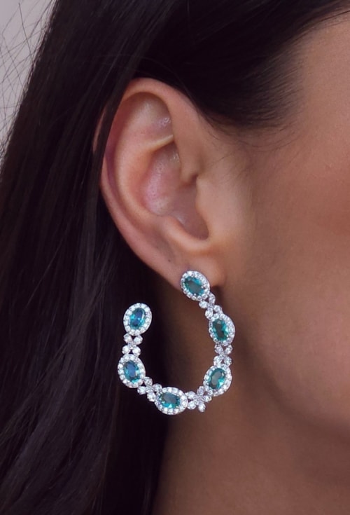 BRINCO OVAL CRAVEJADO COM ZIRCÔNIAS TURMALINA BM2089-R