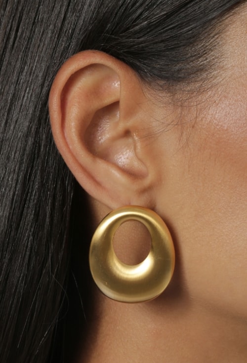 BRINCO OVAL ESCULTURAL VAZADO AÇO INOX DOURADO BM2168-AD