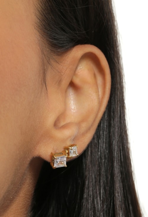 BRINCO PONTO DE LUZ QUADRADO 4MM EM AÇO INOX DOURADO BM2157-AD