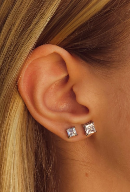 BRINCO PONTO DE LUZ QUADRADO 5MM EM AÇO INOX POLIDO BM2160-A